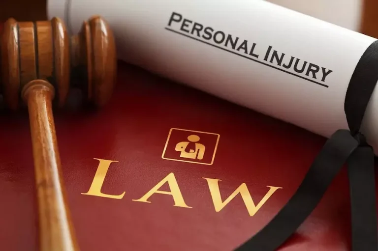 What a Personal Injury Lawyer Really Does: Cases, Costs & What to Expect